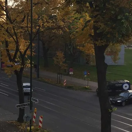 Grafenberger Allee Apartment